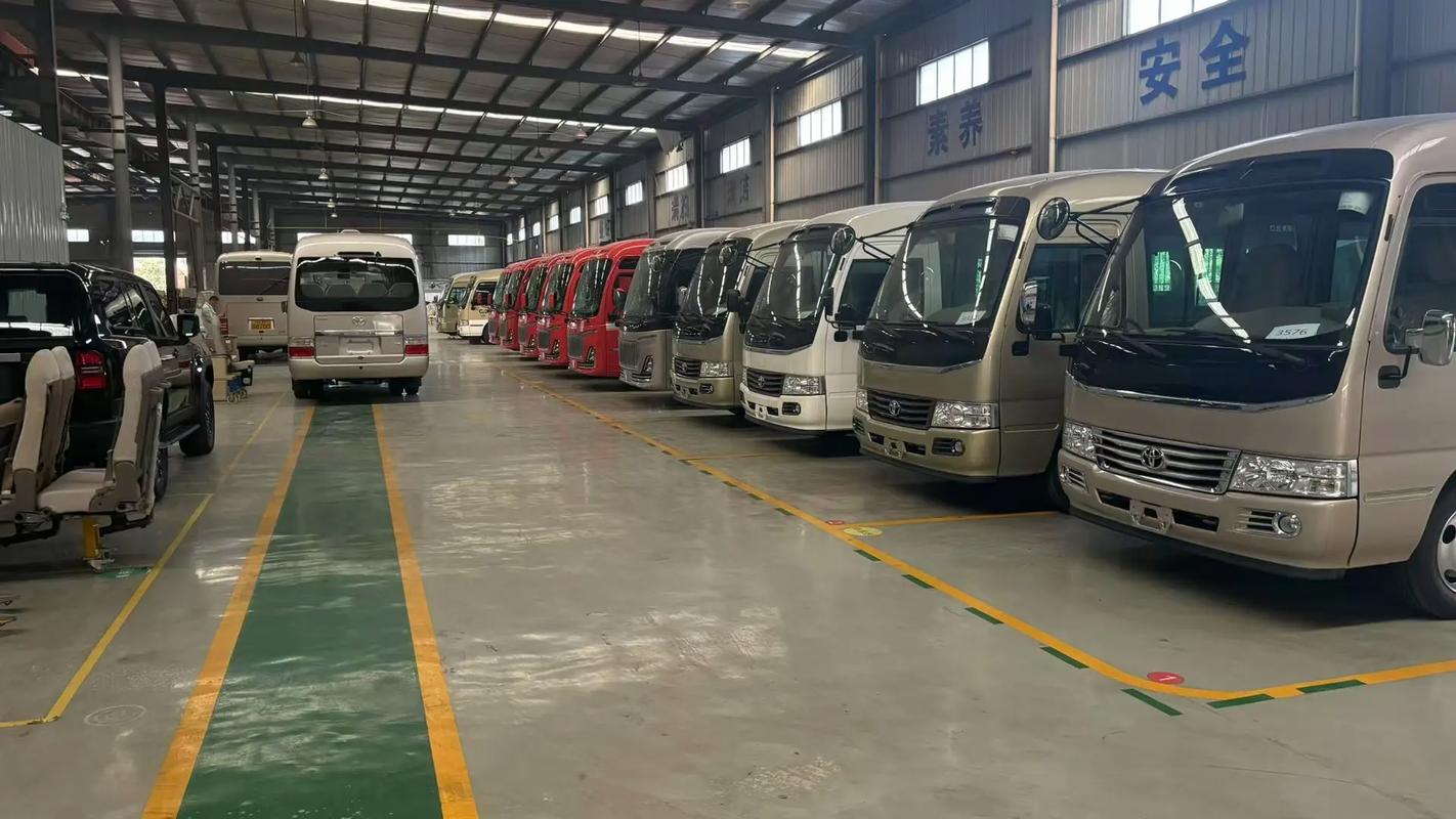 红旗考斯特2023款价格(红旗版考斯特18座多少钱)