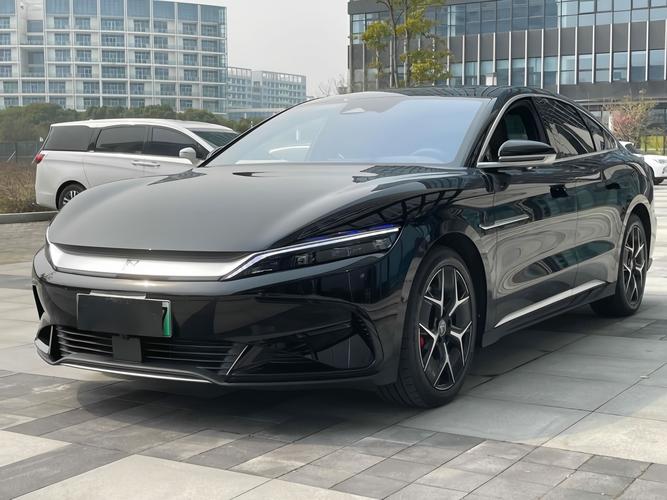 汉车比亚迪图片 比亚迪汉图片轿跑