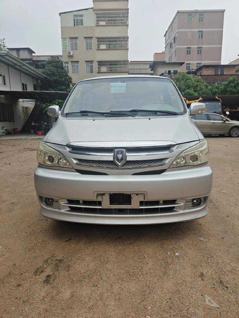 金杯11座面包车价格(金杯11座属于什么车型)