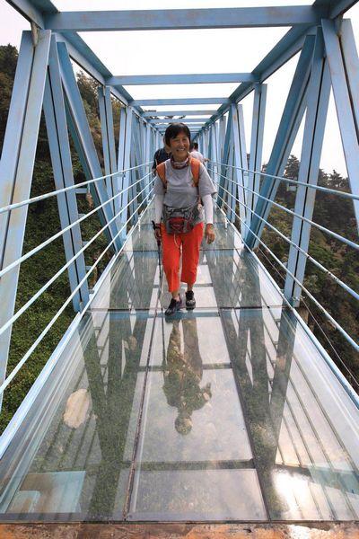 莲花山玻璃栈道,莲花山 玻璃栈道