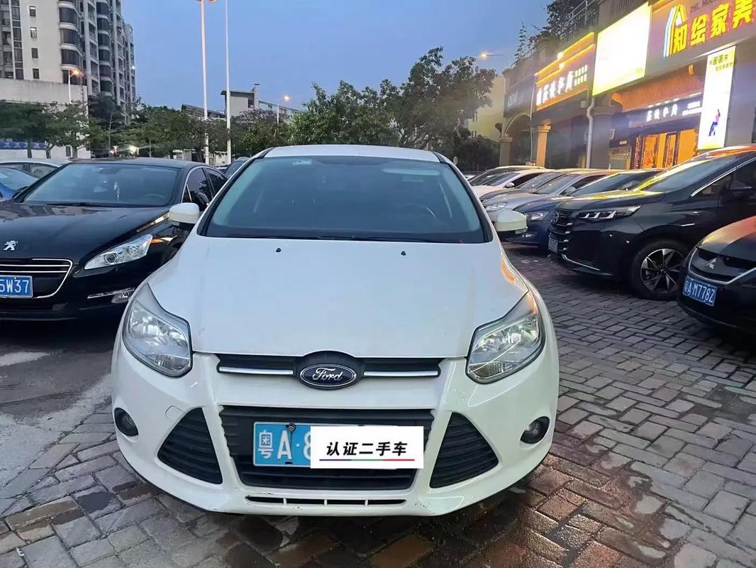 2014款经典福克斯两厢(2014款经典福克斯两厢配置)