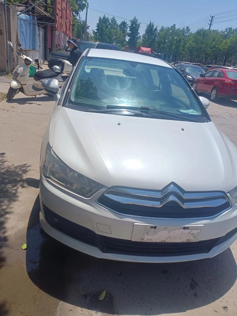 雪铁龙世嘉11年手动值多少钱,11年雪铁龙世嘉配置参数