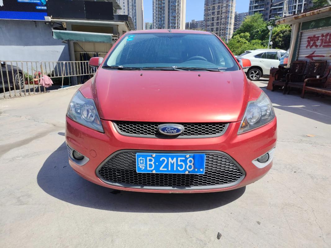 2014款福特福克斯多少钱 福特福克斯14年二厢怎么样