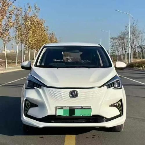 吉利奔奔报价及图片(吉利奔奔新车多少钱自动挡)