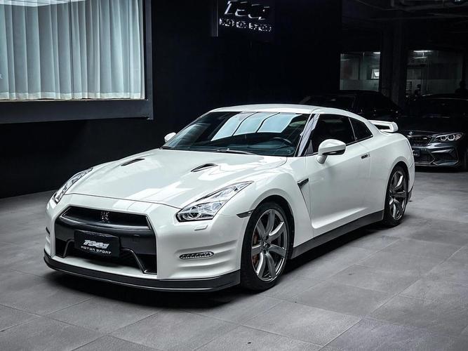 买gtr的都是什么人 gtr算豪车吗